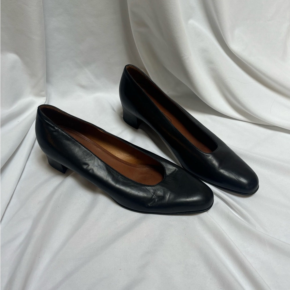 Vintage coach low heels size 8.5 black leather